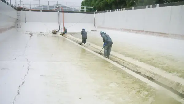 発電所内沈澱槽清掃